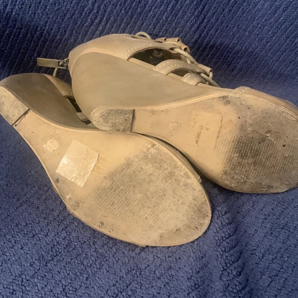 2lipsToo - Picture 5 of 5